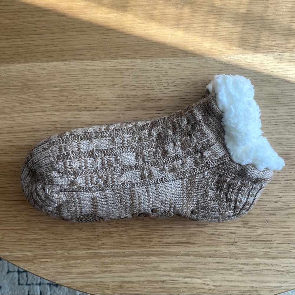 Muk Luks Brown Aloe-Infused Cozy Socks - Picture 3 of 4